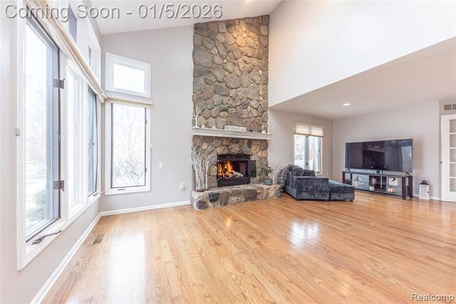 2526 Marchar Drive, Wolverine Lake, MI 48390