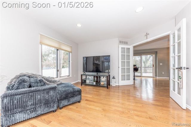 2526 Marchar Drive, Wolverine Lake, MI 48390