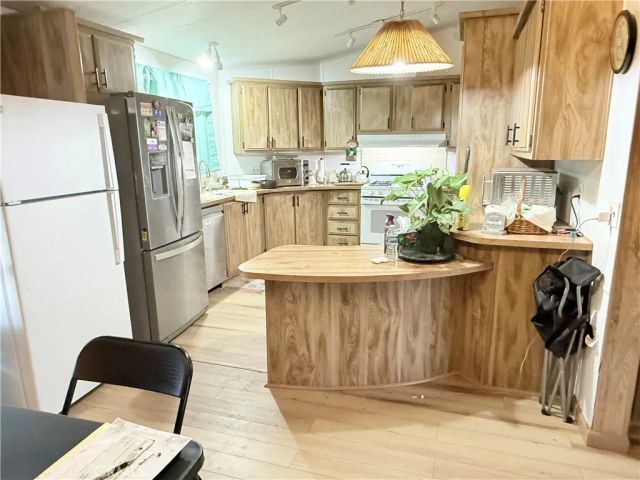1456 Philadelphia 427, Ontario, CA 91761