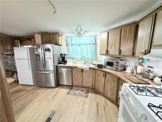 1456 Philadelphia 427, Ontario, CA 91761