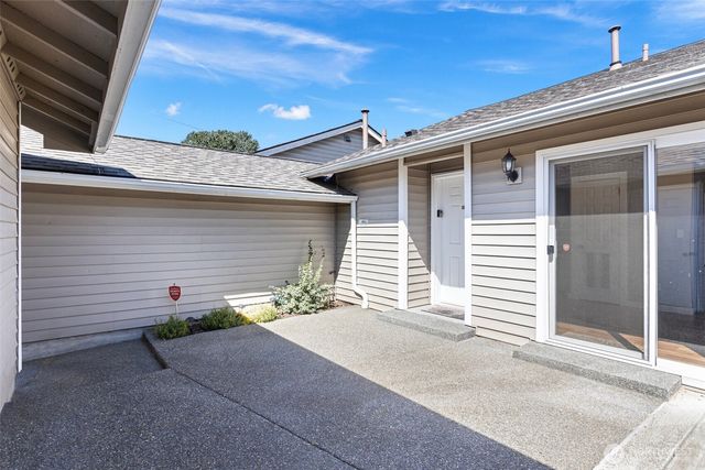 901 E Marine View Drive #201, Everett, WA 98201