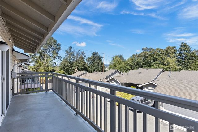 901 E Marine View Drive #201, Everett, WA 98201