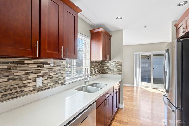 901 E Marine View Drive #201, Everett, WA 98201