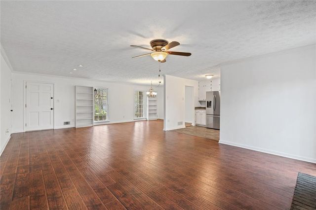 2293 Hidden Lane, Snellville, GA 30078