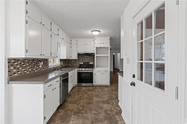 2293 Hidden Lane, Snellville, GA 30078