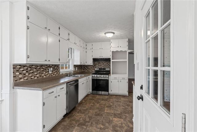 2293 Hidden Lane, Snellville, GA 30078