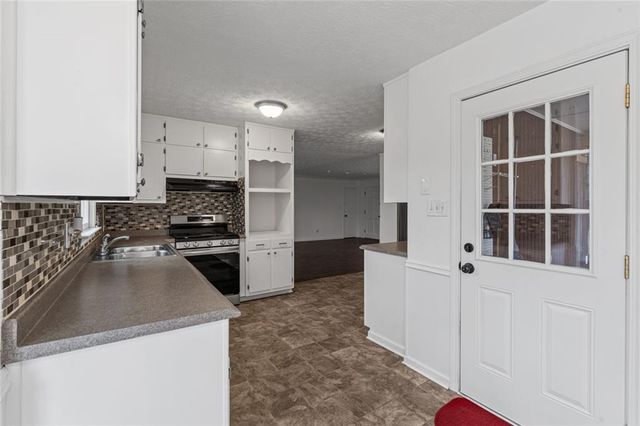 2293 Hidden Lane, Snellville, GA 30078