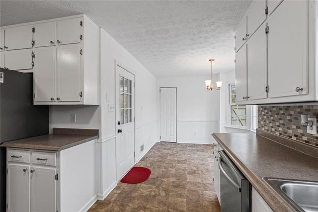 2293 Hidden Lane, Snellville, GA 30078