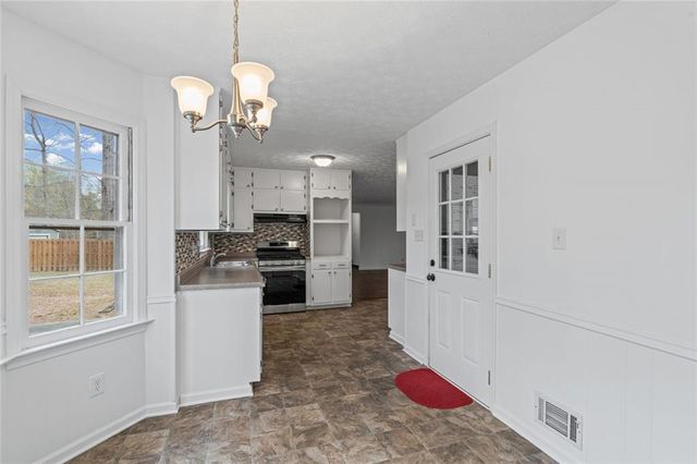 2293 Hidden Lane, Snellville, GA 30078