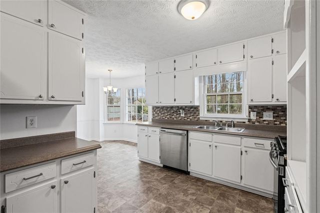 2293 Hidden Lane, Snellville, GA 30078