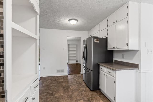 2293 Hidden Lane, Snellville, GA 30078