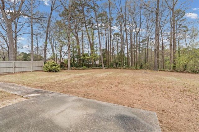 2293 Hidden Lane, Snellville, GA 30078