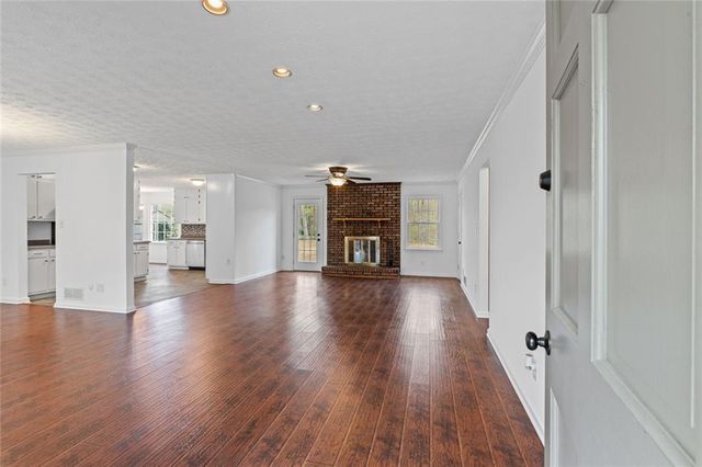 2293 Hidden Lane, Snellville, GA 30078