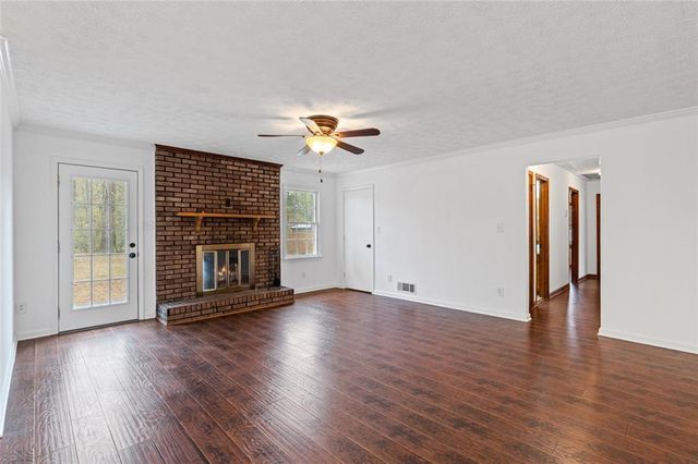 2293 Hidden Lane, Snellville, GA 30078