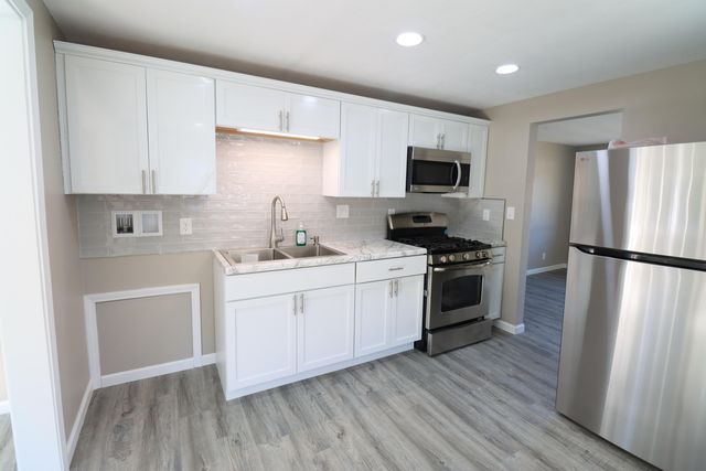 1663 Stone Lake Drive, La Porte, IN 46350