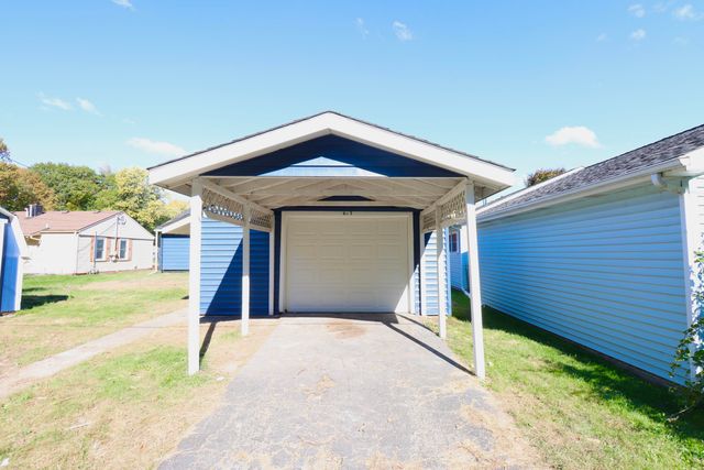 1663 Stone Lake Drive, La Porte, IN 46350