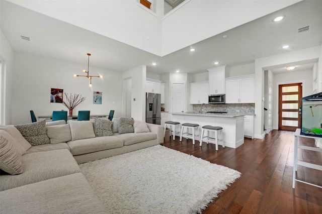 7880 Minglewood Lane, Dallas, TX 75231