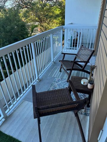 2740 SW 28th Ter 305, Miami, FL 33133