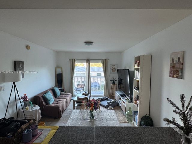 2740 SW 28th Ter 305, Miami, FL 33133