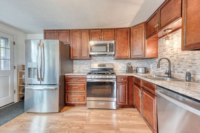 267 Reed Avenue, Windsor Locks, CT 06096