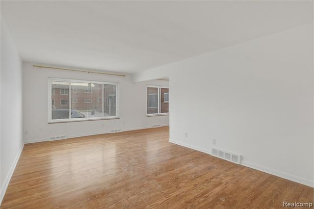 323 N Eton Street 35C, Birmingham, MI 48009