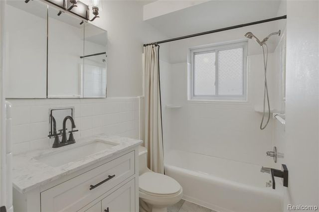 323 N Eton Street 35C, Birmingham, MI 48009