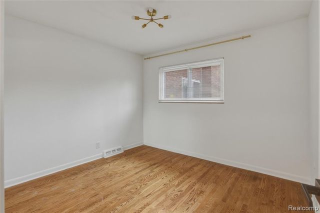 323 N Eton Street 35C, Birmingham, MI 48009