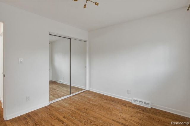 323 N Eton Street 35C, Birmingham, MI 48009