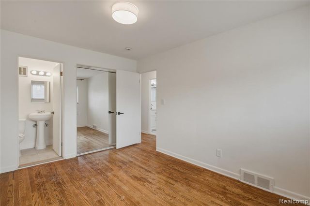 323 N Eton Street 35C, Birmingham, MI 48009