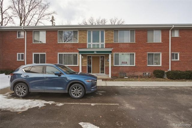 323 N Eton Street 35C, Birmingham, MI 48009