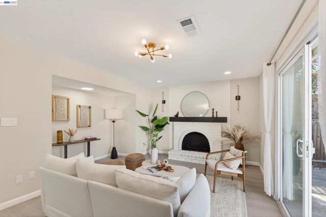 9792 Broadmoor Dr, San Ramon, CA 94583