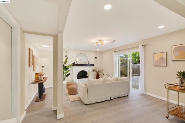 9792 Broadmoor Dr, San Ramon, CA 94583