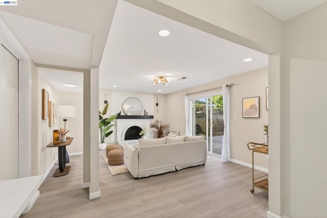 9792 Broadmoor Dr, San Ramon, CA 94583