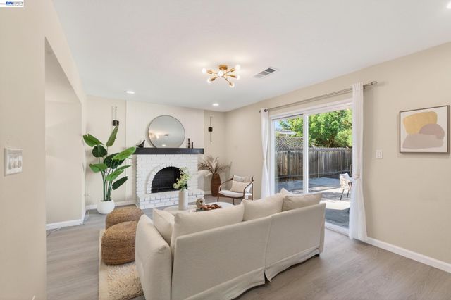 9792 Broadmoor Dr, San Ramon, CA 94583