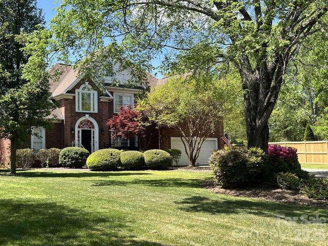 10300 Lady Grace Lane, Charlotte, NC 28270