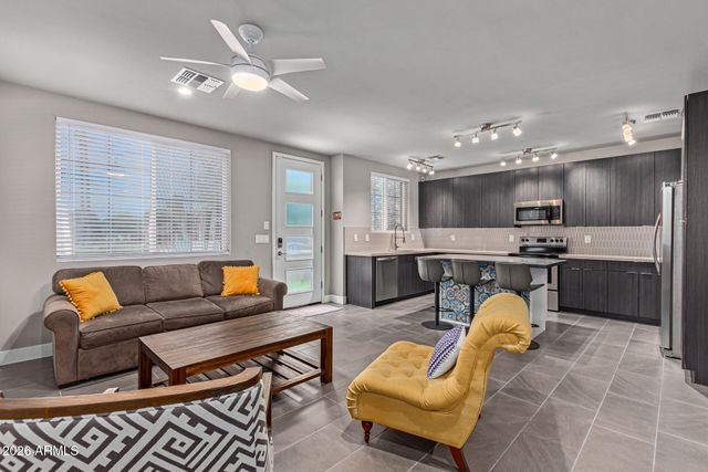 2825 N 42nd Street 7, Phoenix, AZ 85008
