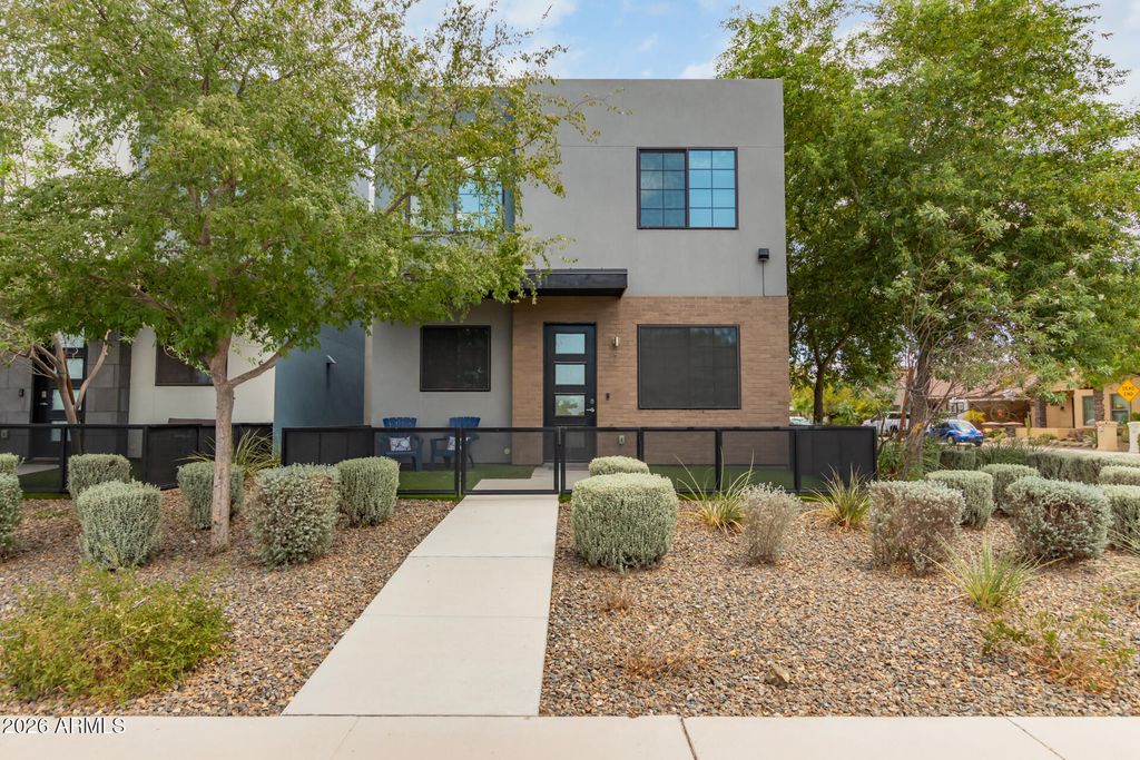 2825 N 42nd Street 7, Phoenix, AZ 85008