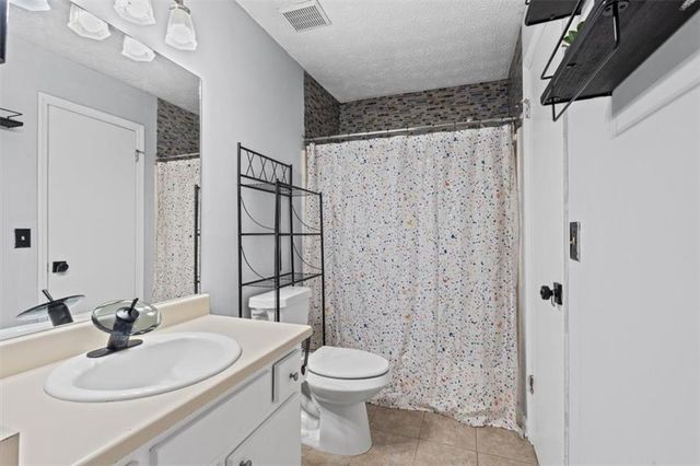 6820 S Lakewood Terrace, Douglasville, GA 30135