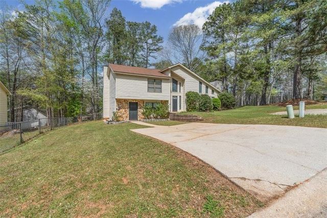 6820 S Lakewood Terrace, Douglasville, GA 30135