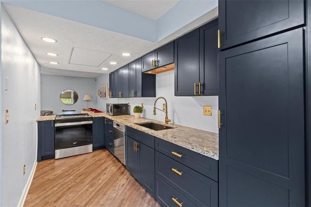 6820 S Lakewood Terrace, Douglasville, GA 30135