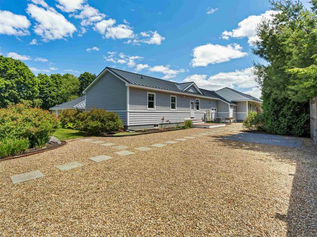 384 Winnacunnet Road, Hampton, NH 03842