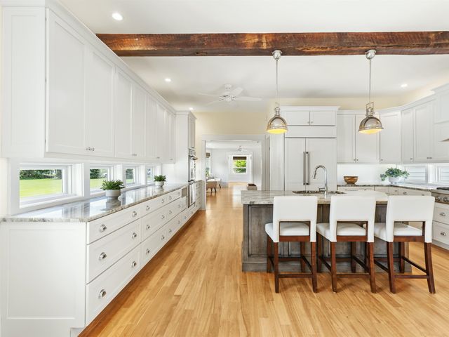 384 Winnacunnet Road, Hampton, NH 03842