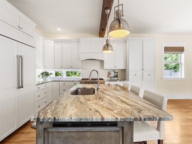 384 Winnacunnet Road, Hampton, NH 03842