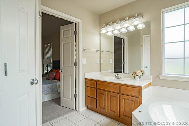 12129 N 108th Avenue E, Collinsville, OK 74021