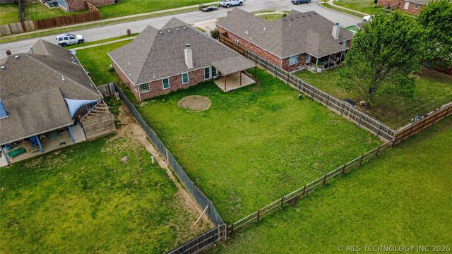 12129 N 108th Avenue E, Collinsville, OK 74021