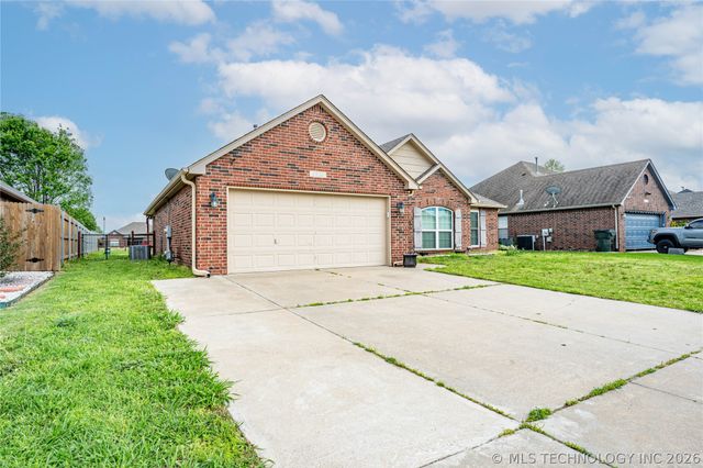 12129 N 108th Avenue E, Collinsville, OK 74021