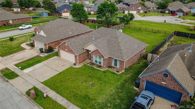 12129 N 108th Avenue E, Collinsville, OK 74021