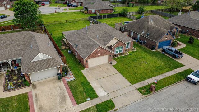 12129 N 108th Avenue E, Collinsville, OK 74021