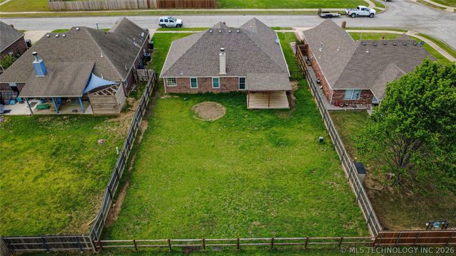 12129 N 108th Avenue E, Collinsville, OK 74021