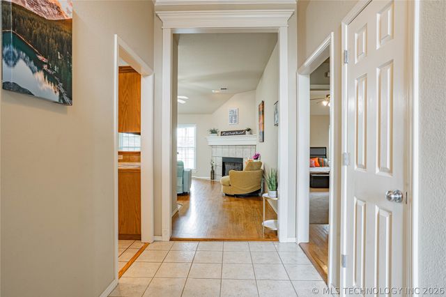 12129 N 108th Avenue E, Collinsville, OK 74021